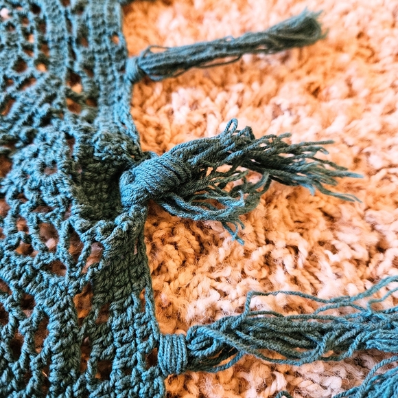Vintage Dark Green Crocheted Throw Blanket With Tassels 54x48 in - Picture 5 of 6